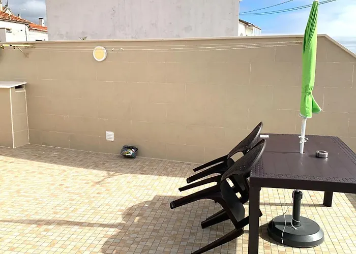 Duarte - Casa T1 N - Com Vista Mar * Nazaré